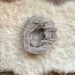 BP Infinity grey/white scarf